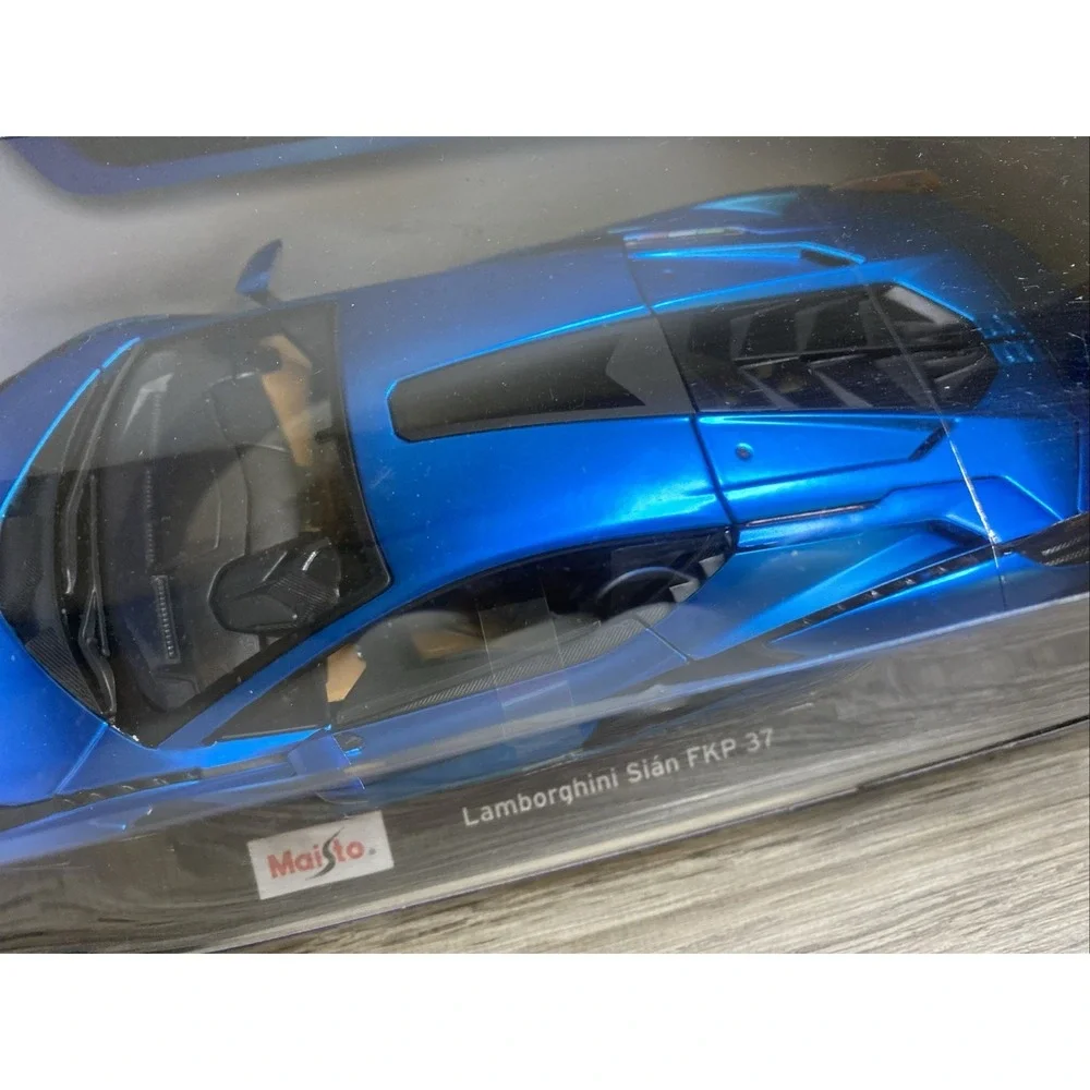 Maisto Special Edition 1:18 Scale Die-Cast Lamborghini Sian FKP 37 In Blue Lambo